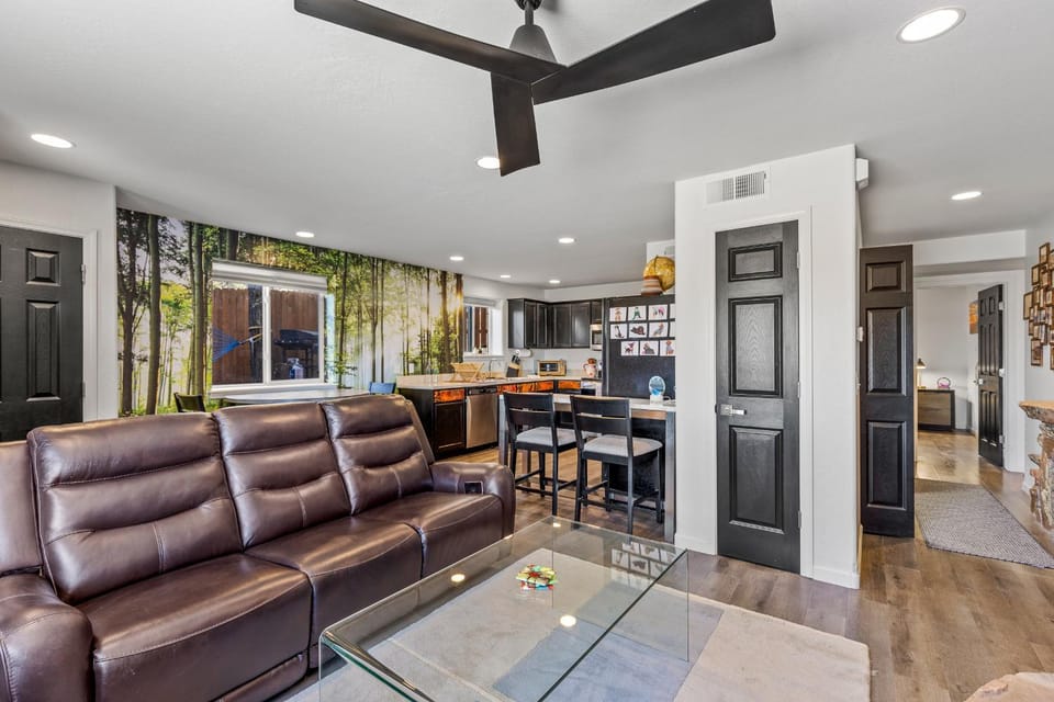 Decorated for the Holidays! 2BDR Home in Downtown Flagstaff House in Flagstaff