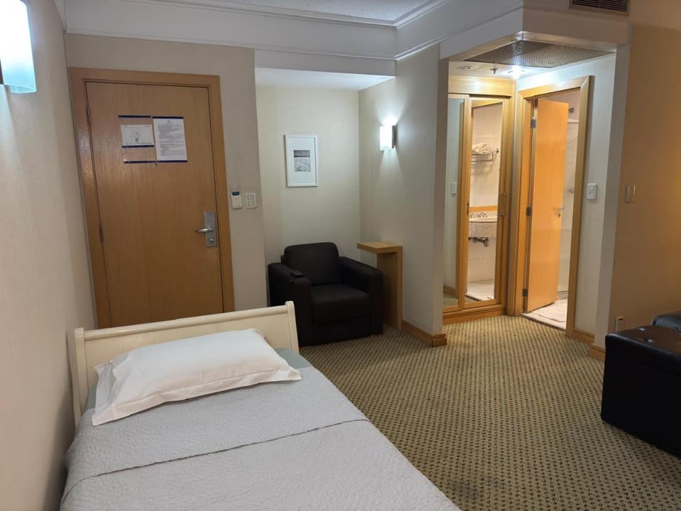 Photo of the whole room, Seating area, wardrobe