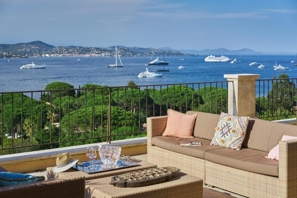 Patio, Day, Natural landscape, View (from property/room), Balcony/Terrace, Living room, Seating area, Sea view