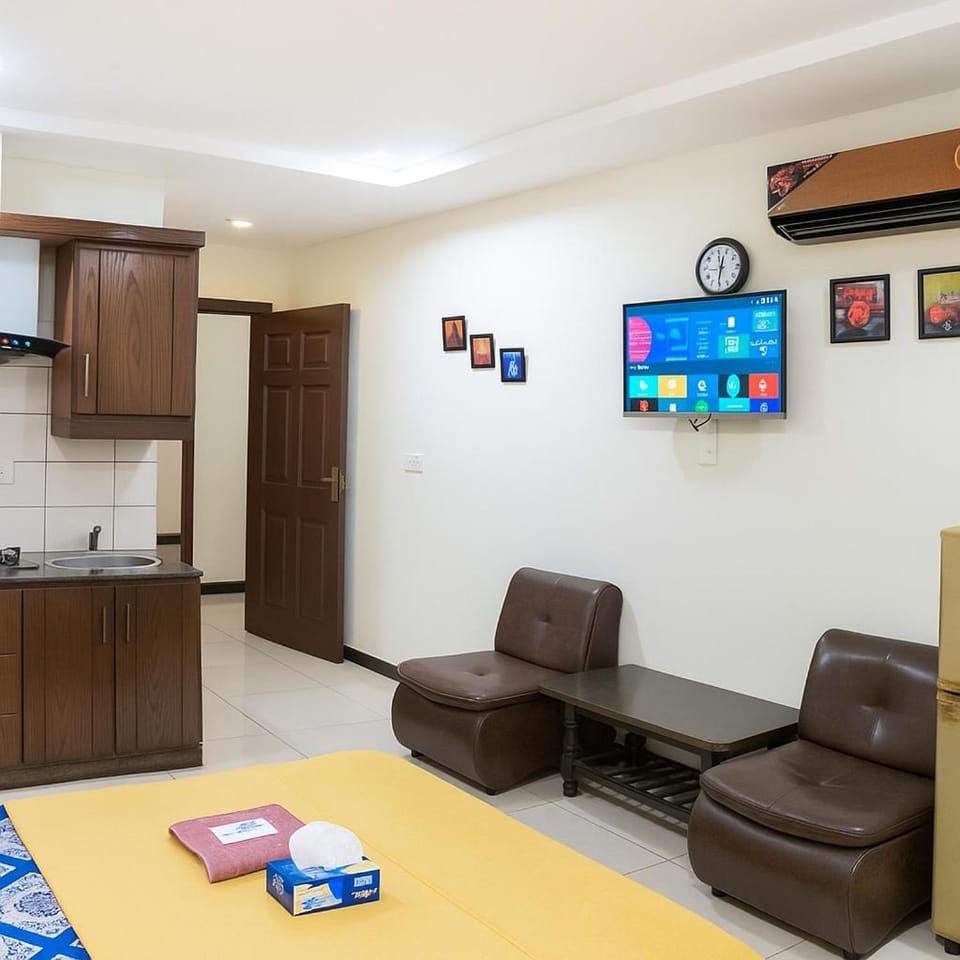 Communal lounge/ TV room, TV and multimedia, Kitchen or kitchenette, Living room, Seating area, Dining area, Evening entertainment, minibar, oven