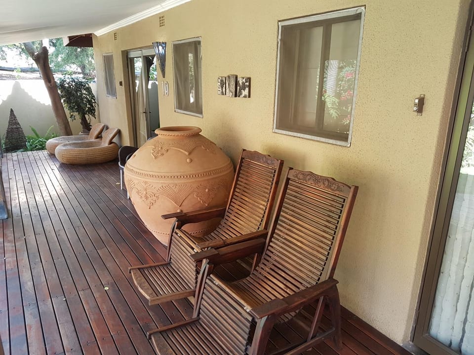 Balcony/Terrace, Decorative detail