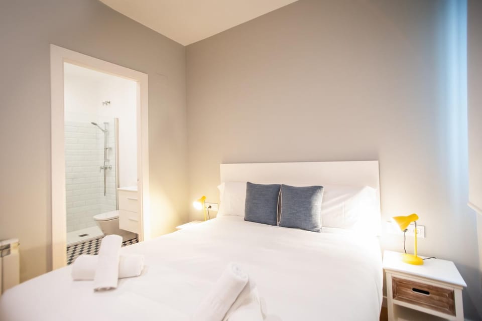 44MAL1084- Bright 2BR apartment Apartment in Barcelona