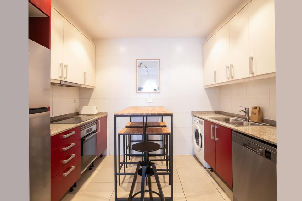 P1MAL1091- Fantastic 3bed steps away from Sagrada Apartment in Barcelona