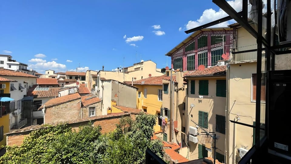 Neighbourhood, Balcony/Terrace, City view
