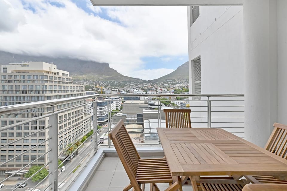 Balcony/Terrace, City view