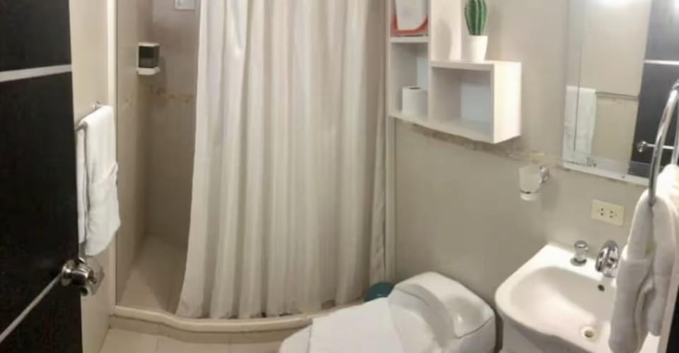 Shower, Bathroom, towels