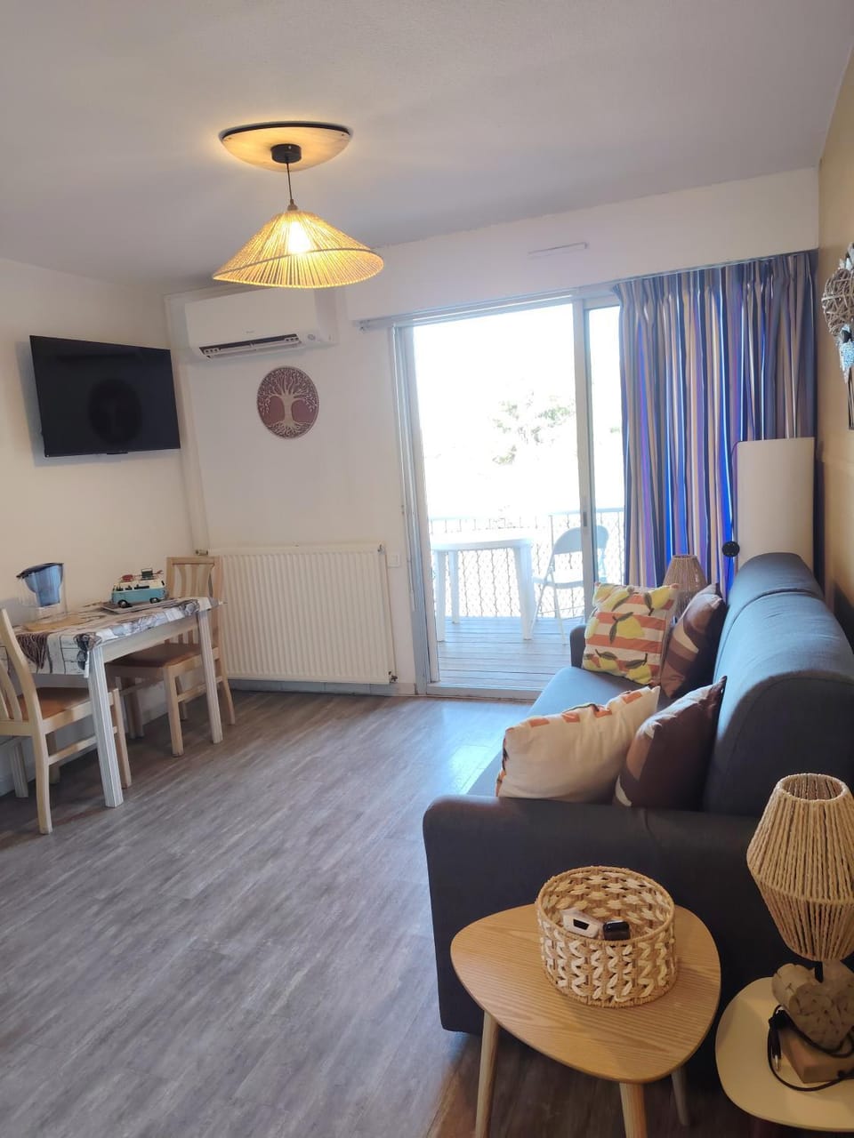 TV and multimedia, Dining area