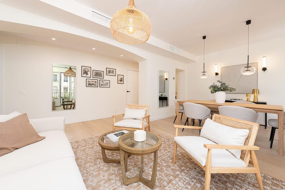 Communal lounge/ TV room, Living room