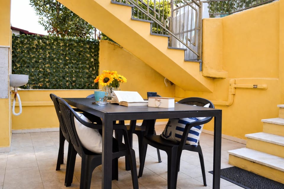 Property building, Patio, Solarium, Balcony/Terrace, Balcony/Terrace, Breakfast, Breakfast