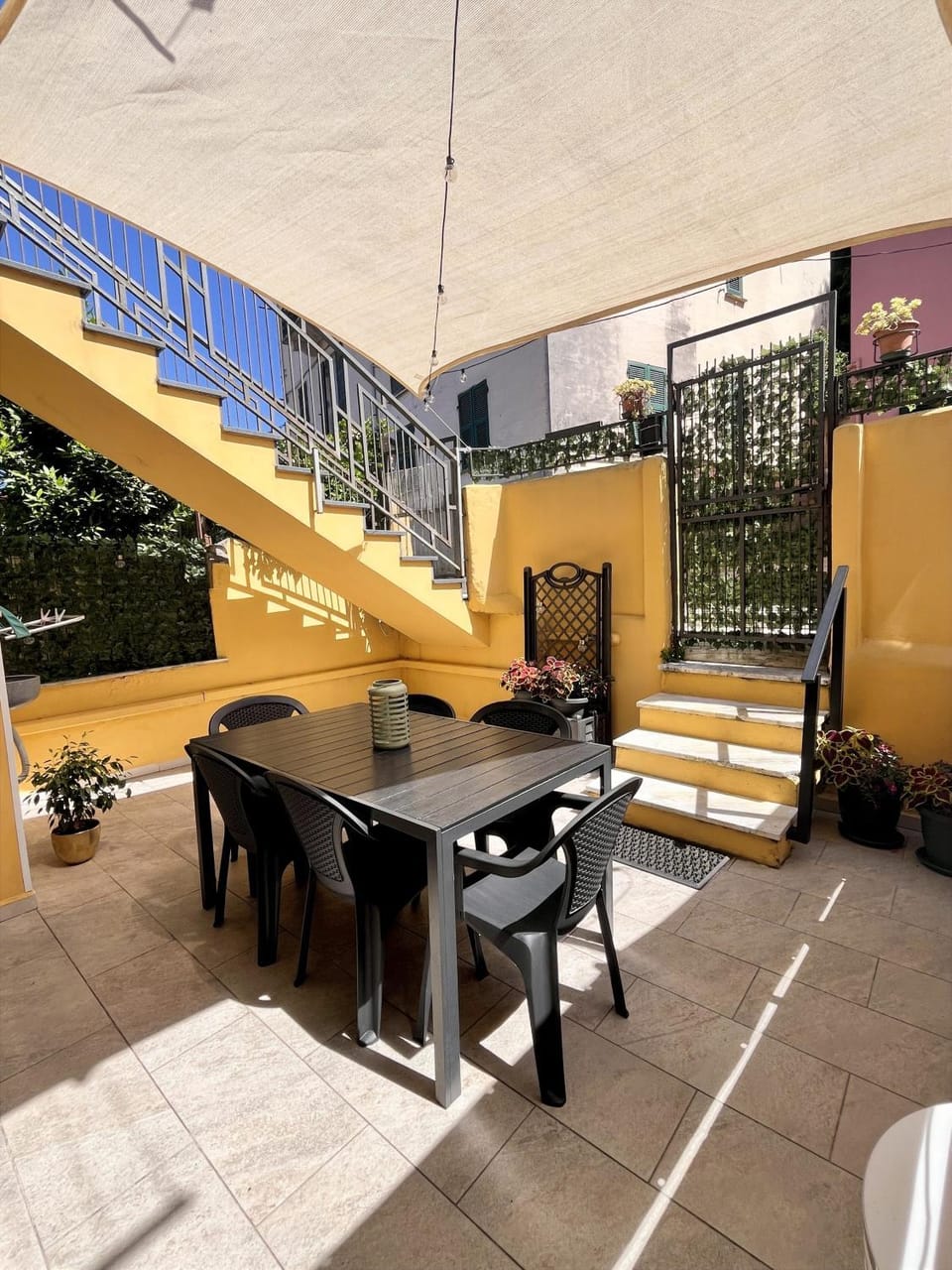 Property building, Balcony/Terrace, Balcony/Terrace, Sunset