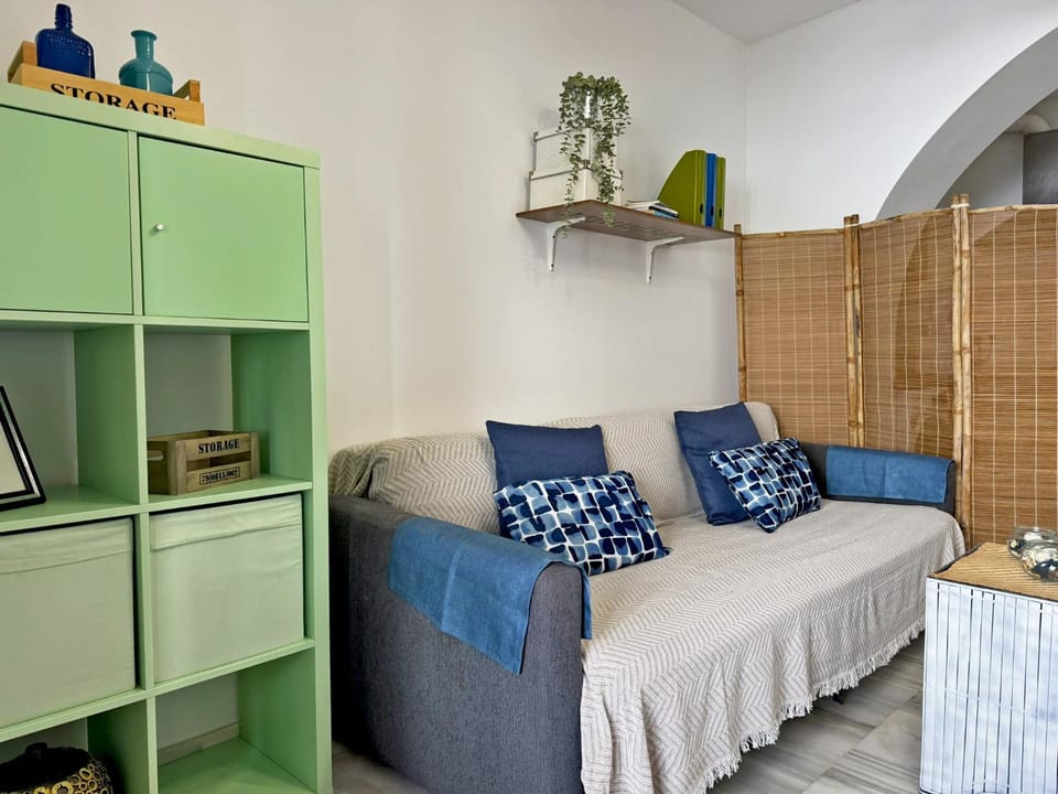 Communal lounge/ TV room, Living room