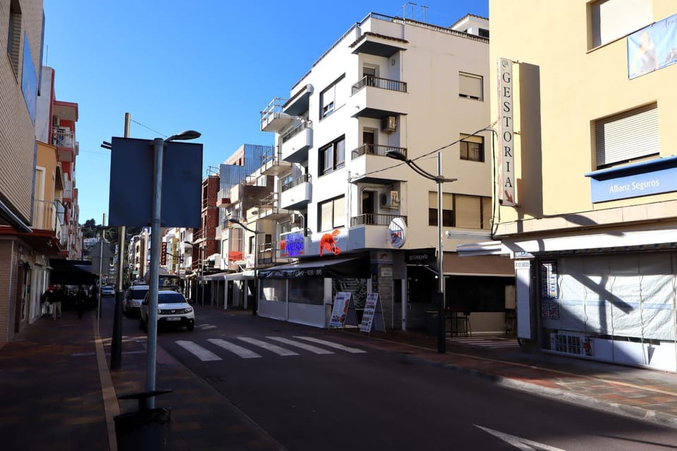Property building, Facade/entrance, Off site