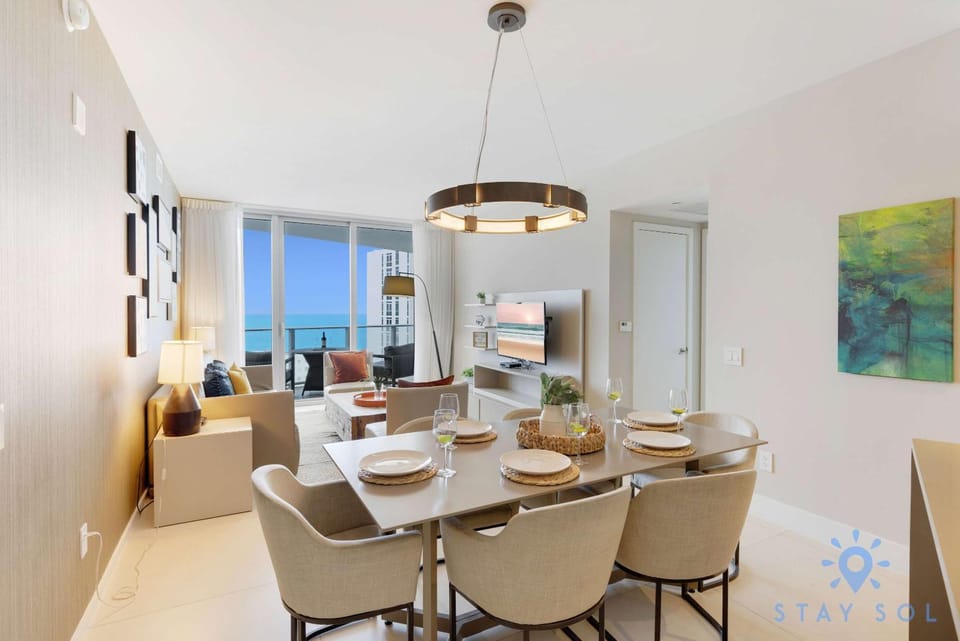 Apartment with Ocean View Balcony Apartment in Hollywood Beach