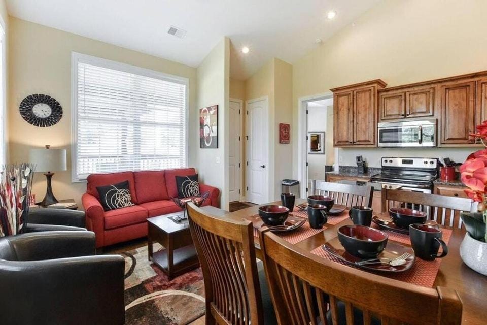 Kitchen or kitchenette, Living room, Seating area, Dining area, dishwasher, oven