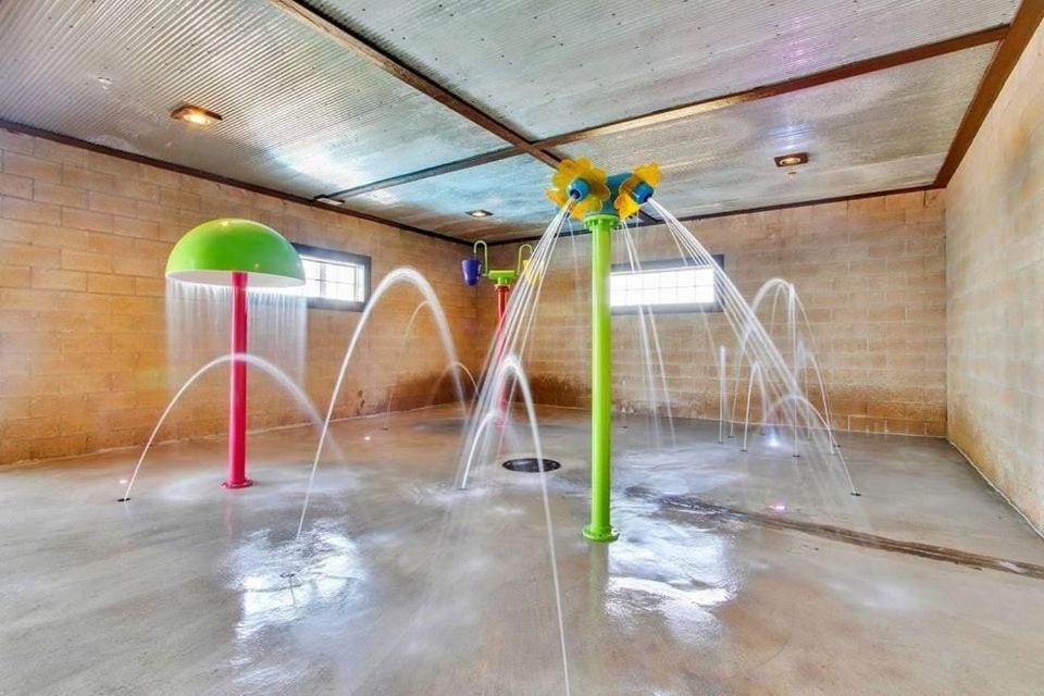 Shower, Pool view, Swimming pool
