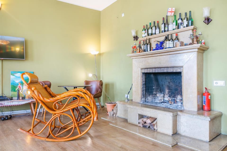 Communal lounge/ TV room, Dining area