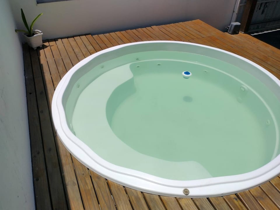 Casa completa com piscina na praia dos ingleses ! House in Florianopolis