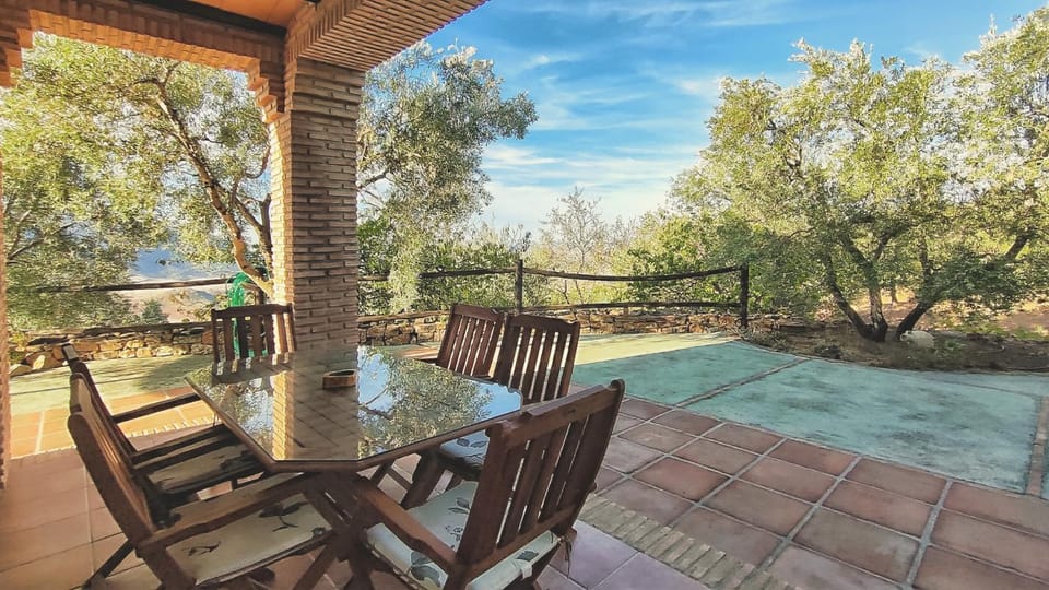 Natural landscape, View (from property/room), Balcony/Terrace, Dining area, Garden view