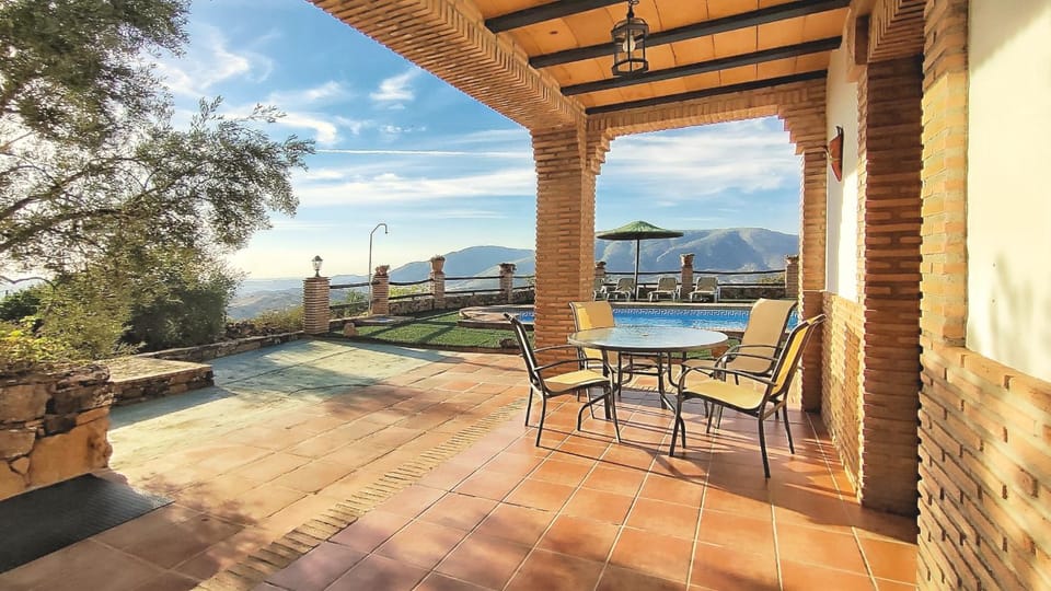 Natural landscape, View (from property/room), Balcony/Terrace, Dining area