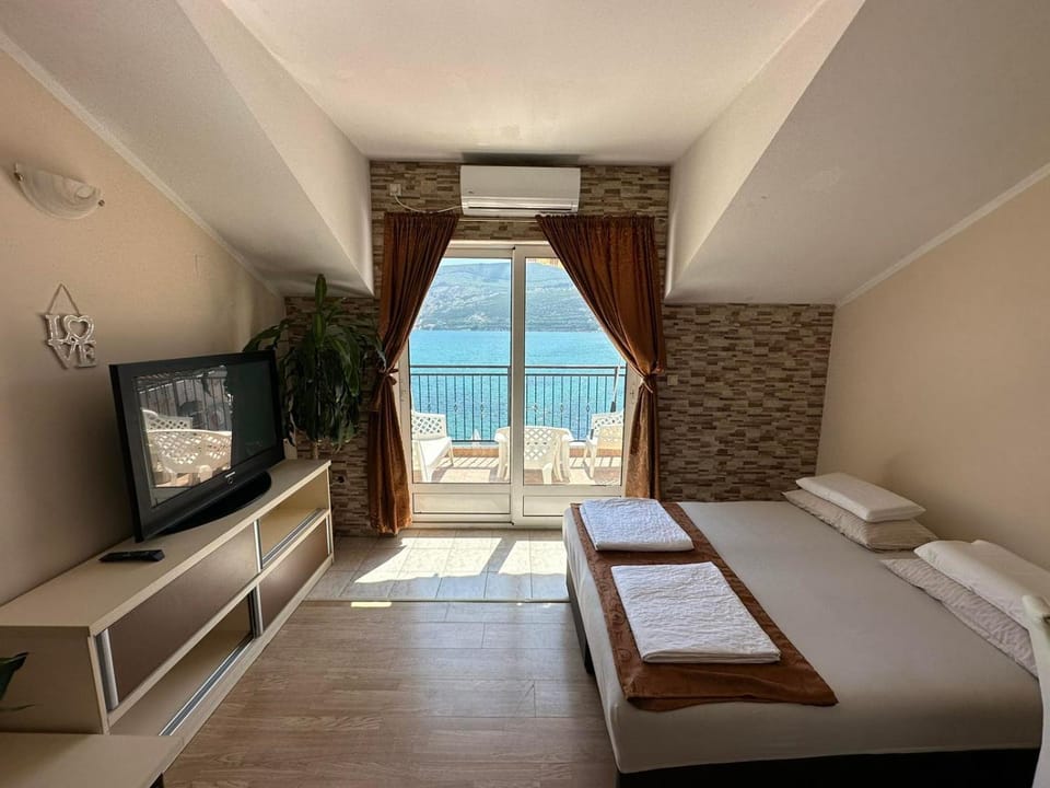 Bedroom, Sea view