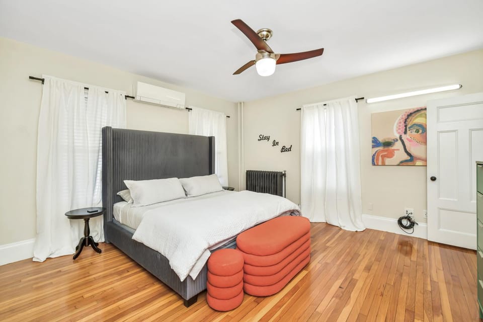 Comfort Stay IV Apartment in Quincy