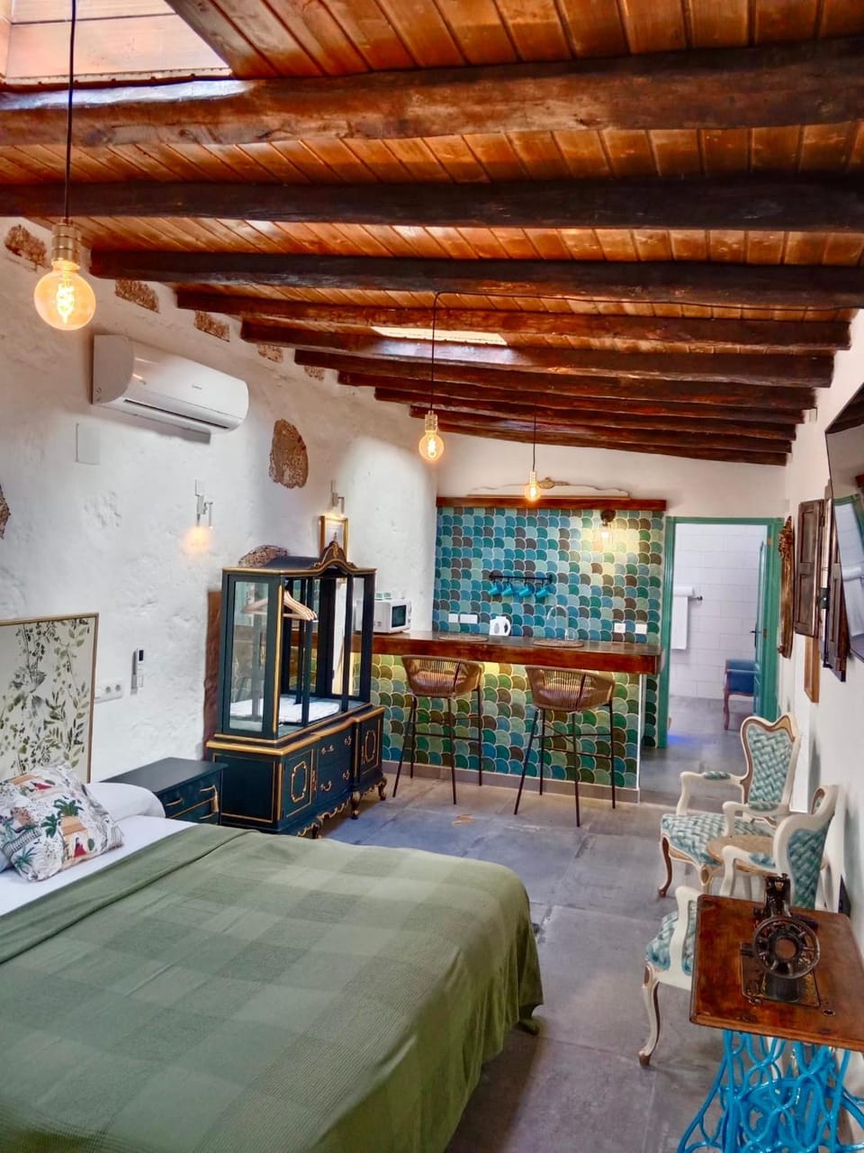 Photo of the whole room