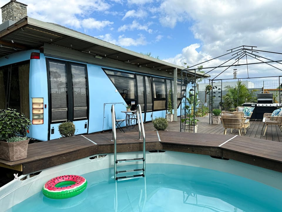 Swimming pool, Swimming pool