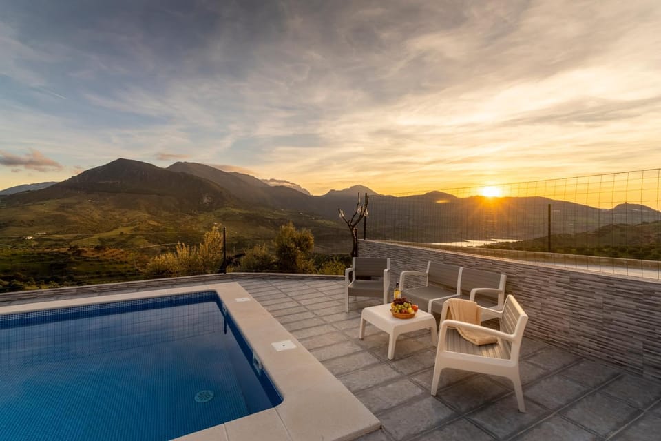 Patio, Natural landscape, Mountain view, Pool view, Swimming pool, sunbed