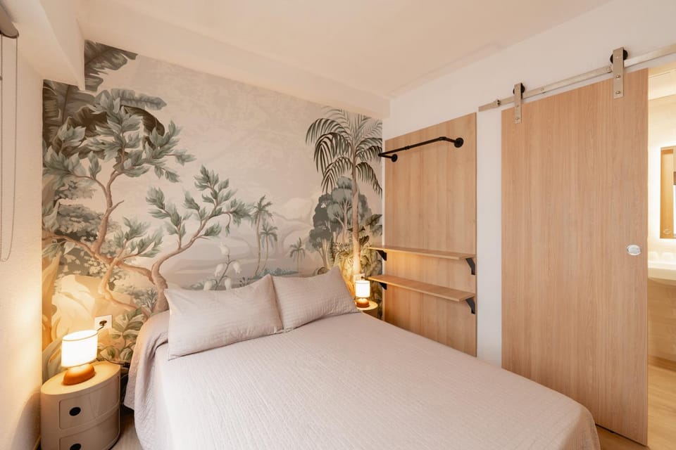 Bed, Photo of the whole room, Bedroom, wardrobe