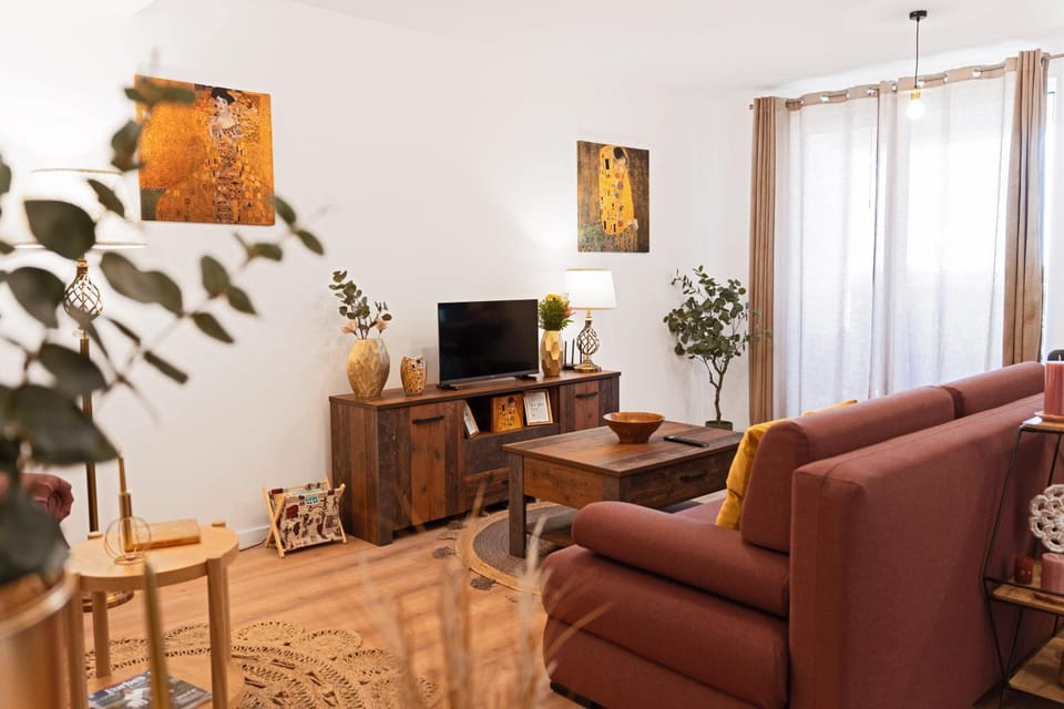 Communal lounge/ TV room, TV and multimedia