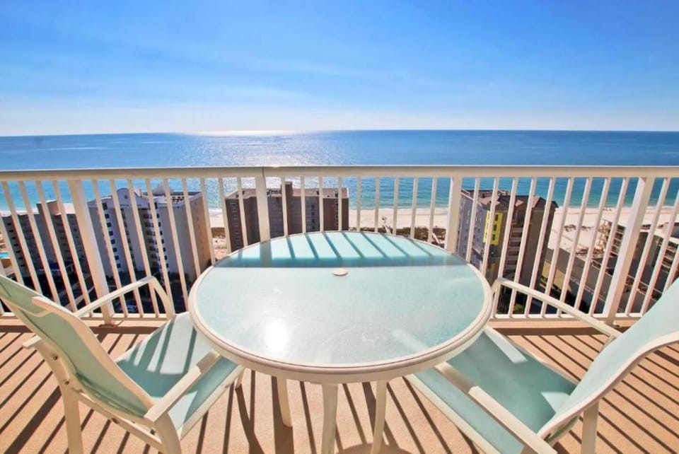 View (from property/room), Balcony/Terrace, City view, Pool view, Sea view, Street view