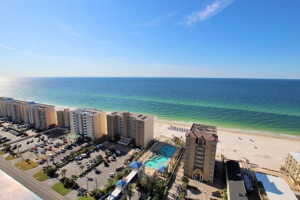 Bird's eye view, View (from property/room), Balcony/Terrace, City view, Landmark view, Pool view, Sea view, Street view