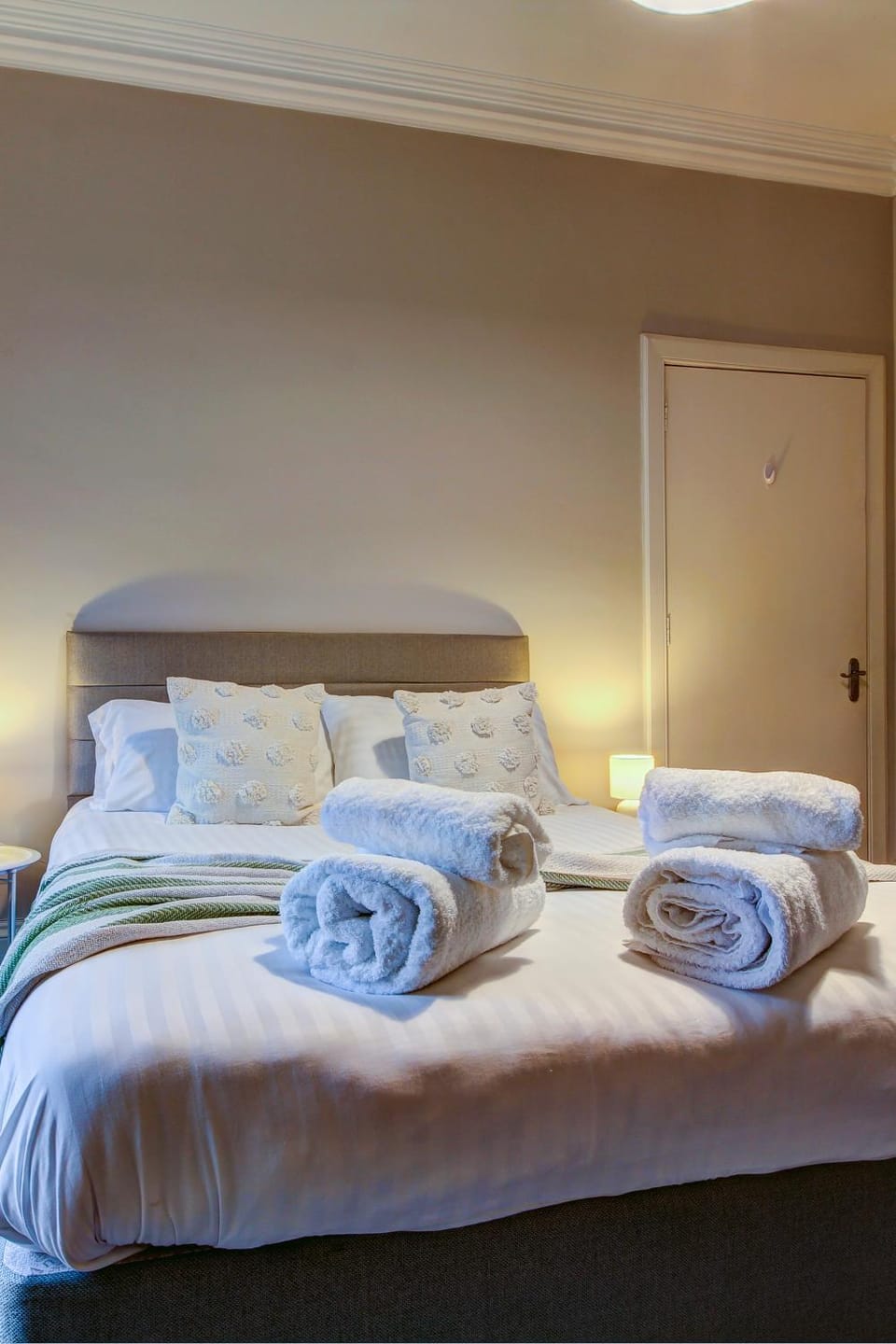 Bed, Bedroom, wardrobe