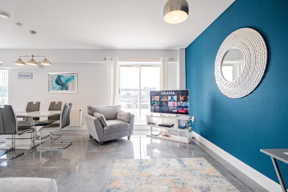 Communal lounge/ TV room, Living room