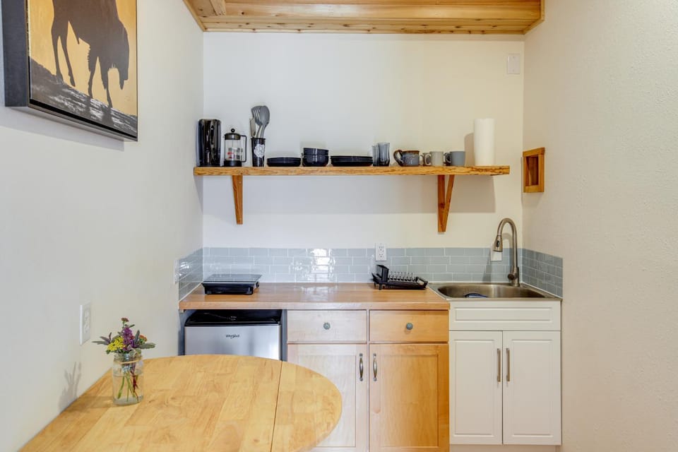 Arlee Studio w/ Mountain Views: 29 Mi to Missoula Apartment in Idaho