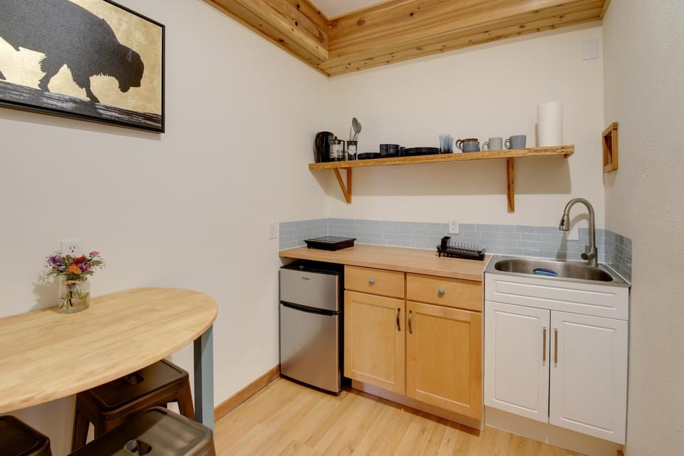 Arlee Studio w/ Mountain Views: 29 Mi to Missoula Apartment in Idaho
