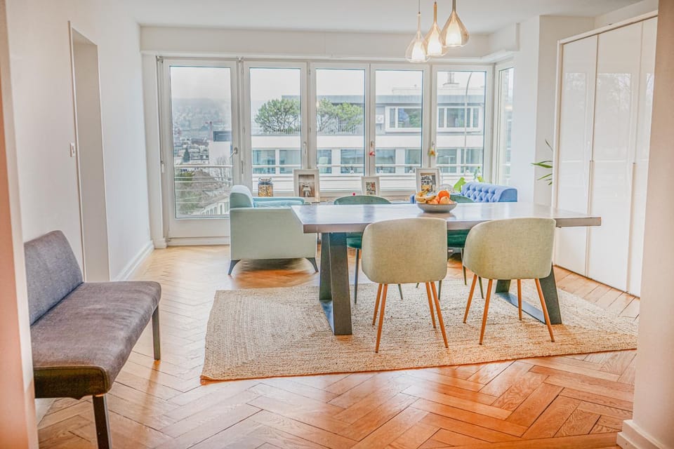 View (from property/room), Balcony/Terrace, Living room, Seating area, Dining area