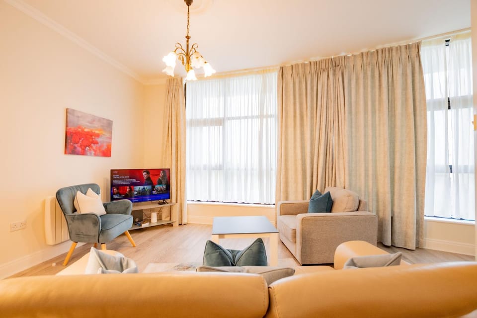 Communal lounge/ TV room, Living room