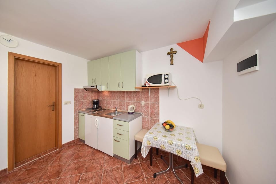 Kitchen or kitchenette, Other, Dining area