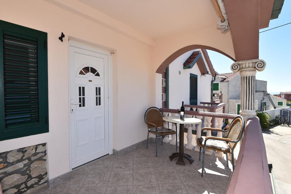 Balcony/Terrace, Garden view