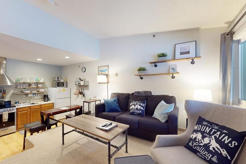 SlopeSide Escape Apartment in Newry