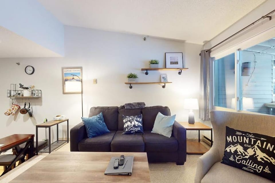 SlopeSide Escape Apartment in Newry