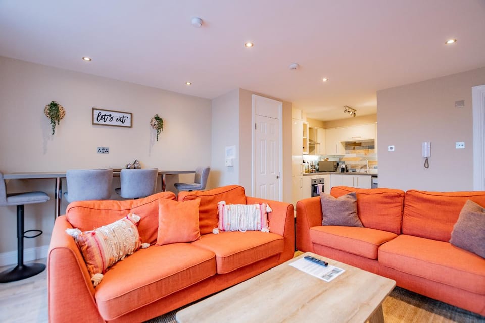 Communal lounge/ TV room, Living room