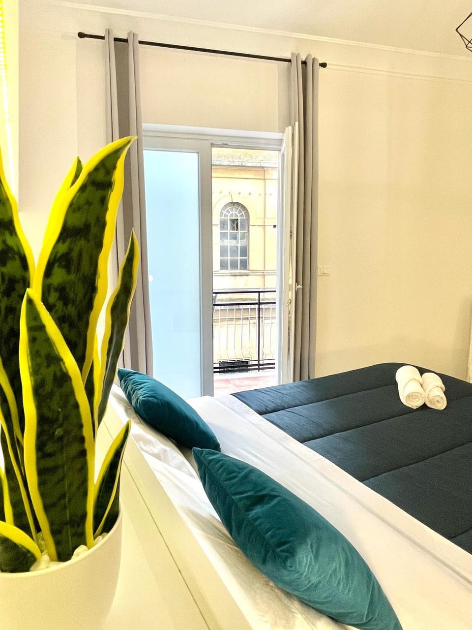 Bed, Balcony/Terrace, Photo of the whole room, towels
