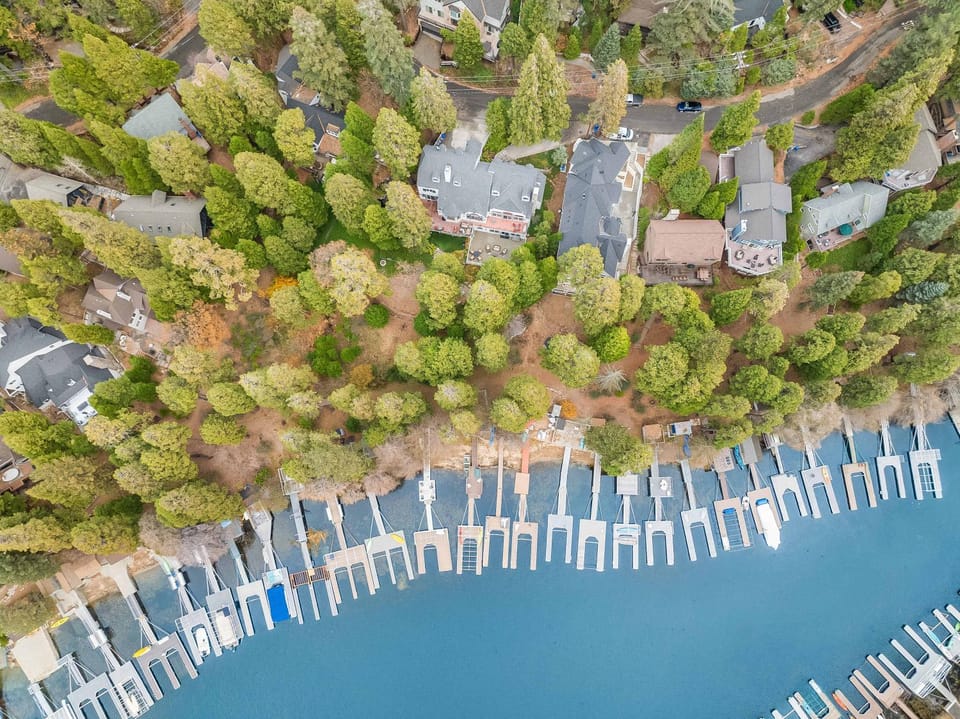 Navigate Stays Best Dressed Lakefront Home House in Lake Arrowhead