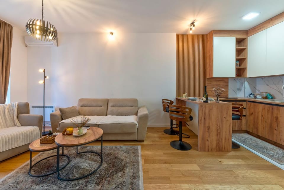 Kitchen or kitchenette, Living room, Seating area, Dining area, air conditioner