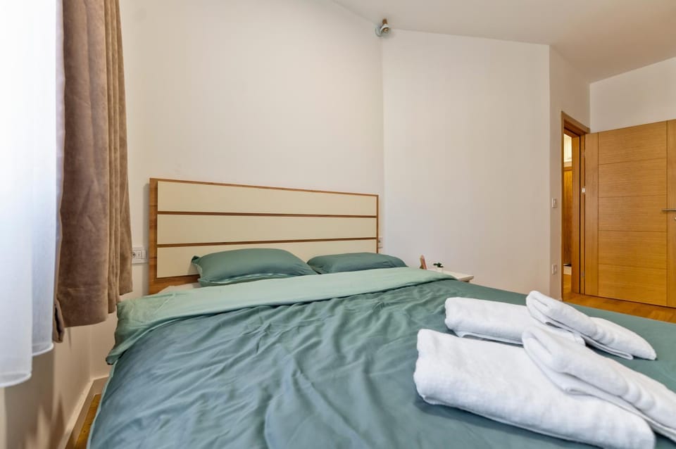Bed, Photo of the whole room, Bedroom, towels, wardrobe