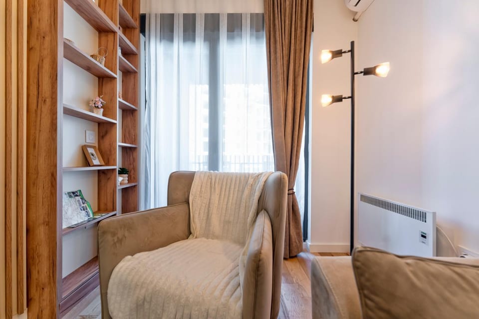 Bed, Living room, Photo of the whole room, Seating area