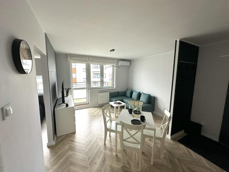 TV and multimedia, Living room, Dining area