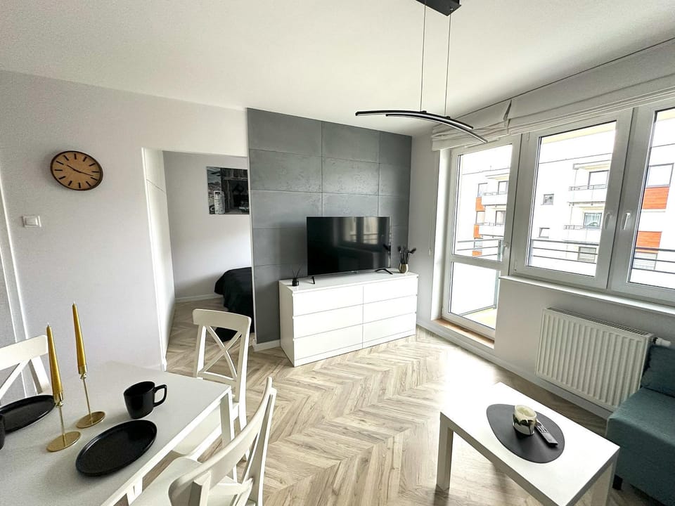 Communal lounge/ TV room, TV and multimedia, Living room, Dining area